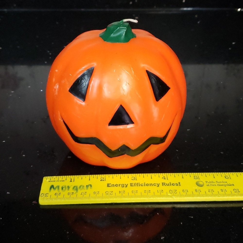 HOST PICK. Vintage Jack-o-lantern Candle